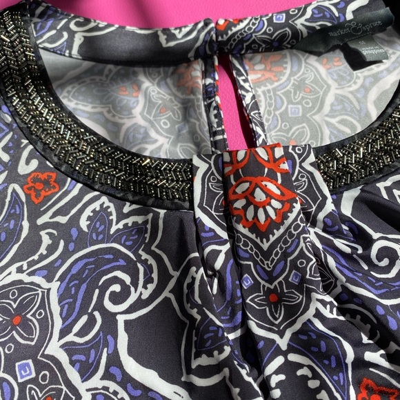 Sleeveless Top with Beaded Neckline Size M - Picture 8 of 9